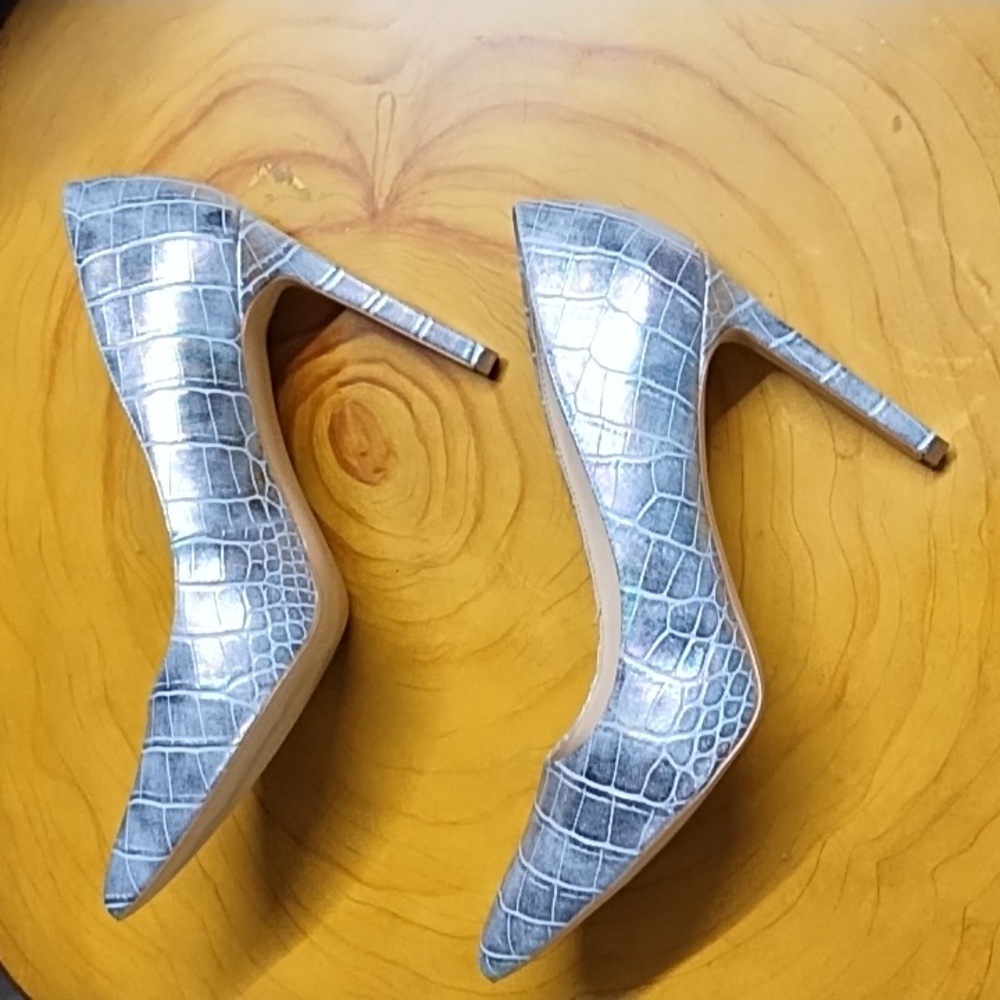Nine West 'Tatiana' Silver Metallic Stilletos Size 8.5